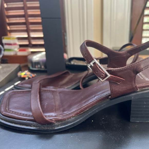 EUC Ines Vagabond Shoemakers 40  US10 Brown Chunk heels 2 Strap leather Sandal - Picture 6 of 11